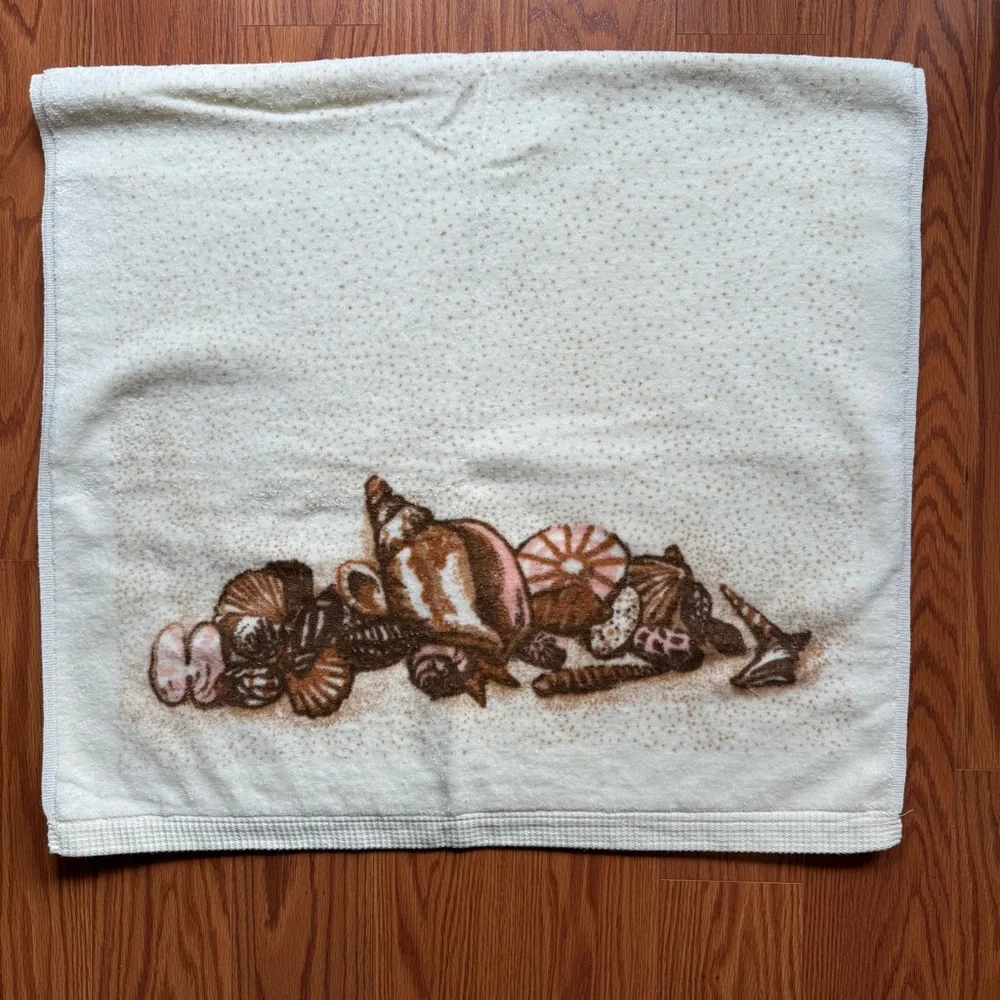 VTG Bath Towel - Seashell Design - Springmaid - Made In The USA